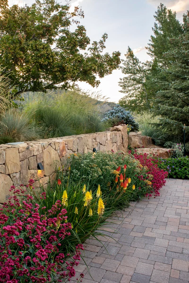 Walls & Retaining — gallery photograph 3 of 19